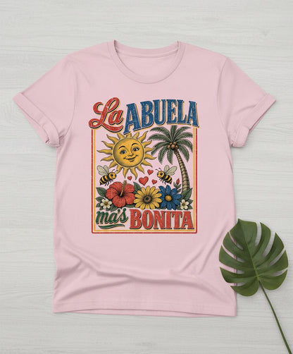 La Abuela Más Bonita Retro Grandma T-Shirt - product mockup - Light Pink
